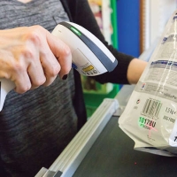掃碼槍選型策略：四大品牌優(yōu)劣勢與代理價值分析